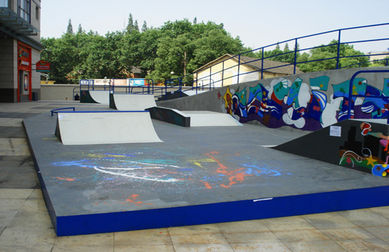 江蘇省南京市虹橋廣場(chǎng)極限運(yùn)動(dòng)場(chǎng)