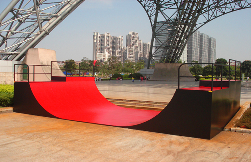 廣東省佛山市極限輪滑運(yùn)動(dòng)中心U形槽