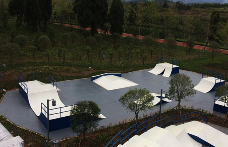 貴州省遵義市百草園旅游區(qū)極限運動場（中級比賽區(qū)）