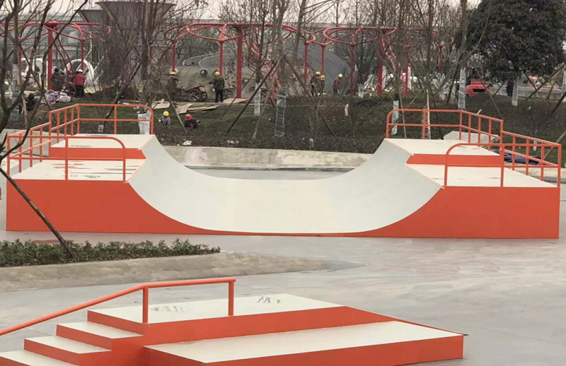 四川省成都市鳳凰山公園極限運動場(U槽區(qū))