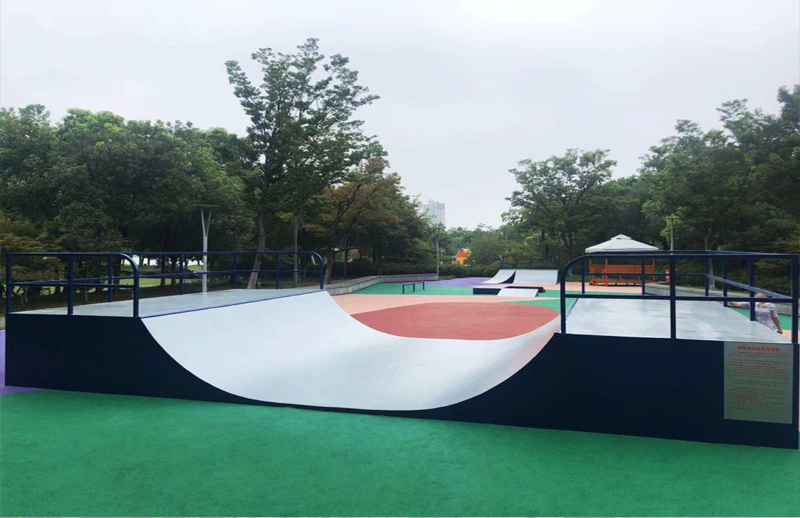 江蘇省無(wú)錫市映月湖中央公園極限運(yùn)動(dòng)場(chǎng)