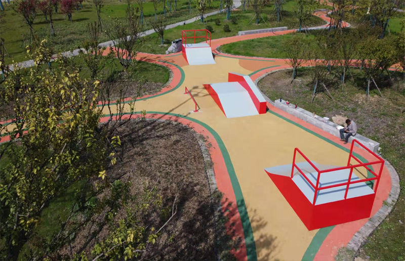 湖北省武漢市漢陽江灘公園極限運(yùn)動場