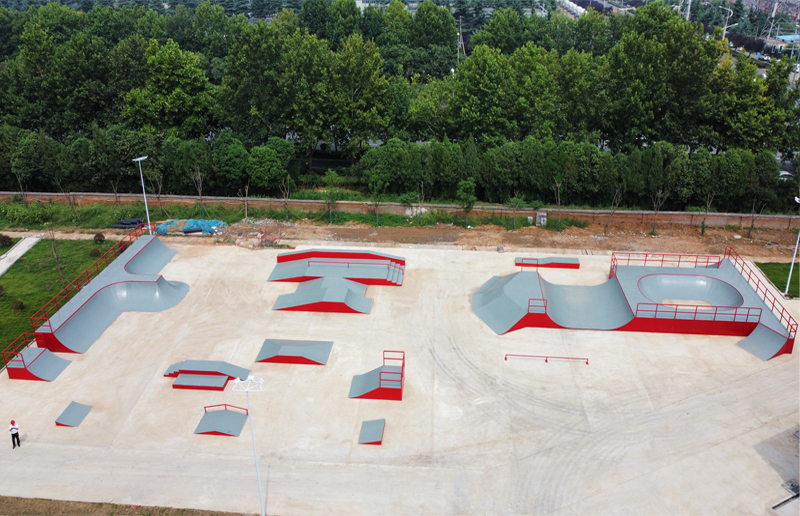 河南省洛陽市陽光工業(yè)游園極限運動場