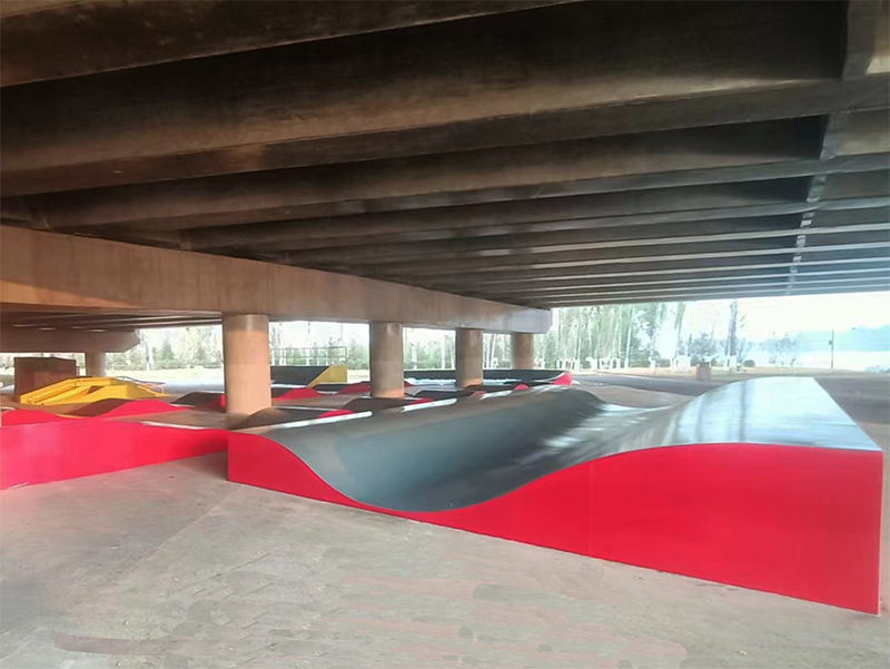 山東省煙臺(tái)市棲鷺洲公園極限運(yùn)動(dòng)場(chǎng)(浪壁區(qū))