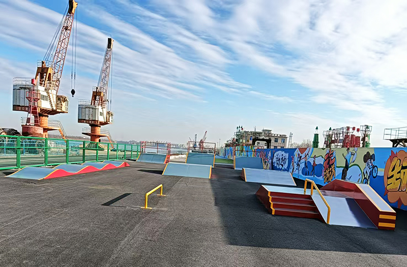 遼寧省營(yíng)口市大遼河城市公園極限運(yùn)動(dòng)場(chǎng)(街式區(qū))