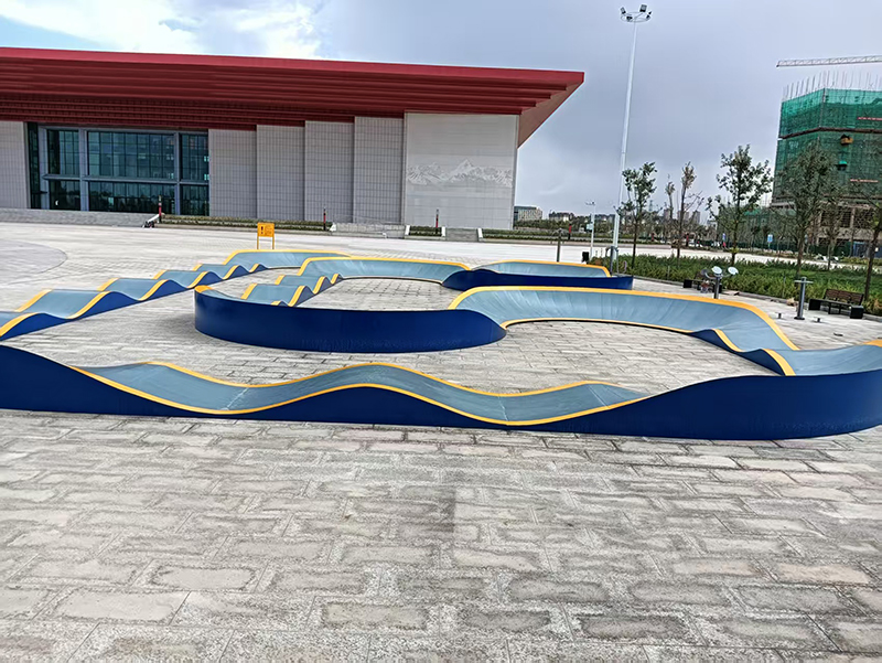 新疆庫(kù)爾勒市鴻雁河新區(qū)大眾健身